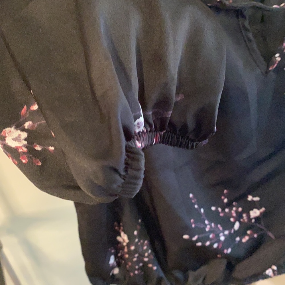 Off the Shoulder Blouse - Picture 5 of 5